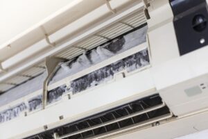 What Causes an AC to Freeze Up in the Summer?