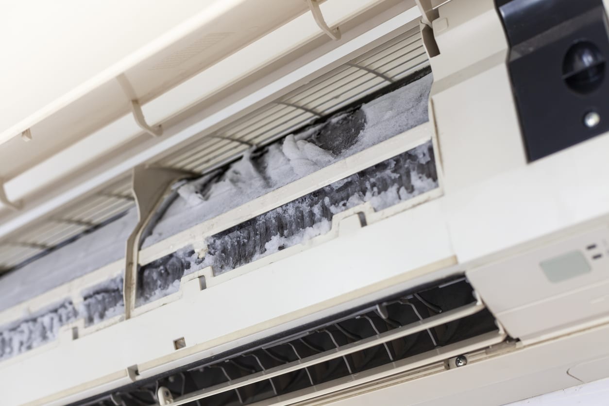What Causes an AC to Freeze Up in the Summer?